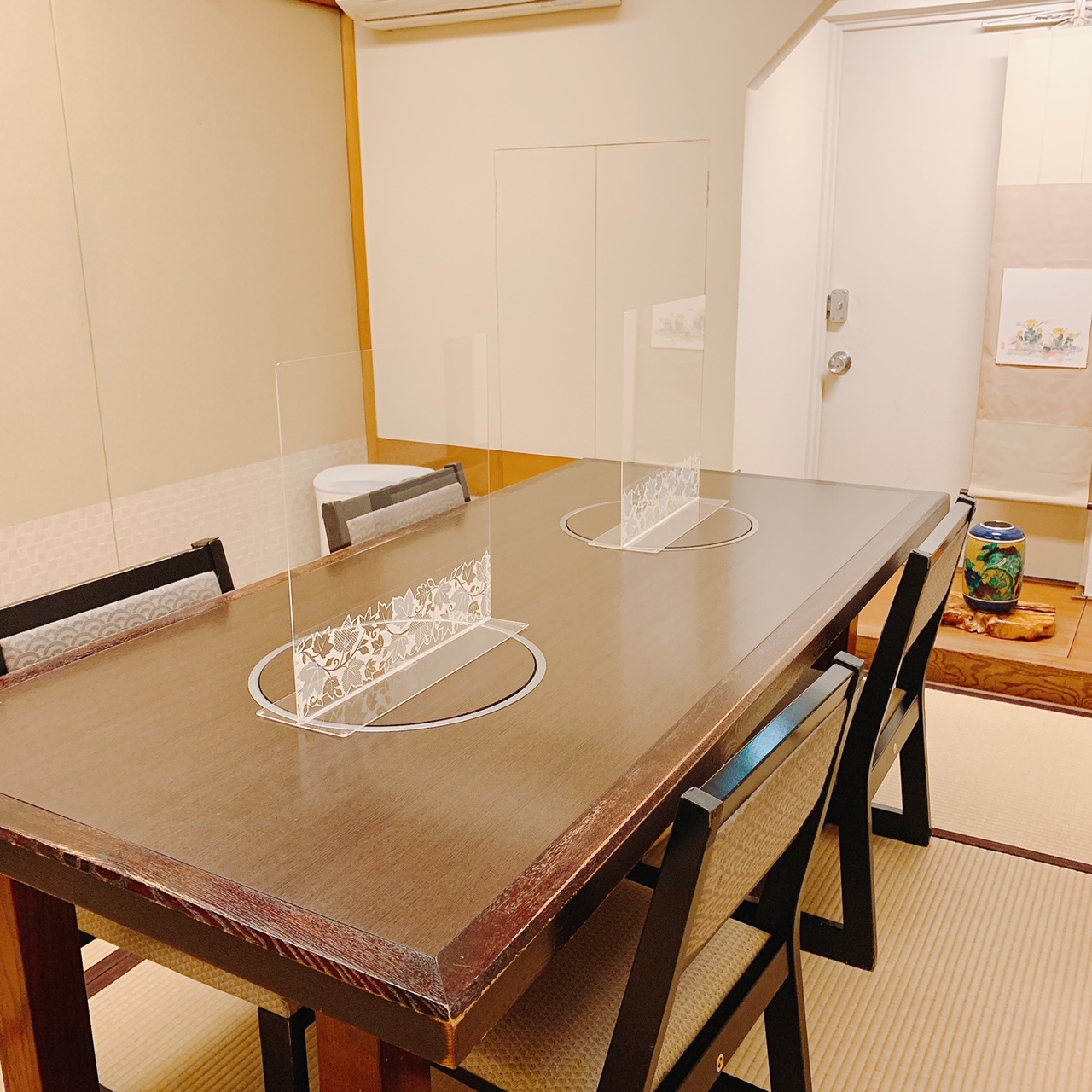 茶寮 もち月 蒲田での個室の宴会や接待に最適 蒲田駅から徒歩1分 店内のご案内